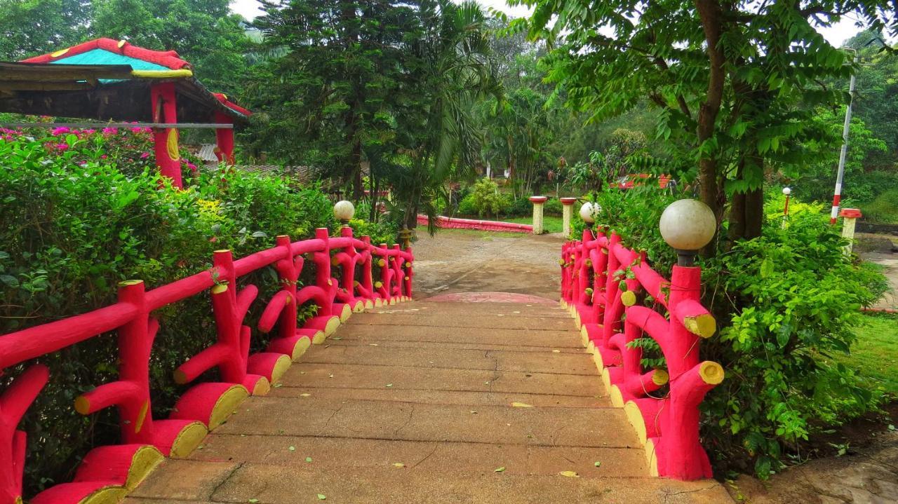 Golden Resort And Farm Нашик Екстериор снимка