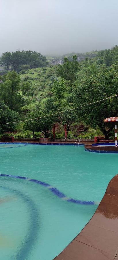 Golden Resort And Farm Нашик Екстериор снимка