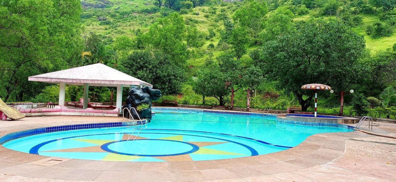 Golden Resort And Farm Нашик Екстериор снимка